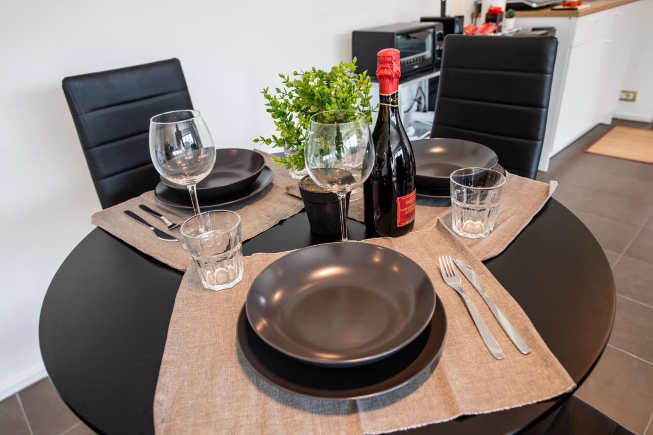 Apartament 350 M Dalla Stazione L Parcheggio Free L Nova Loft Parma Zewnętrze zdjęcie