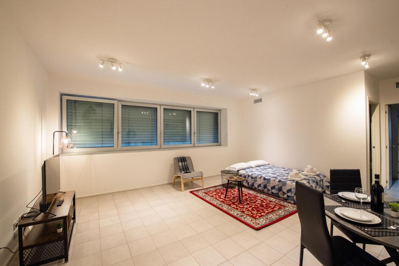 Apartament 350 M Dalla Stazione L Parcheggio Free L Nova Loft Parma Zewnętrze zdjęcie