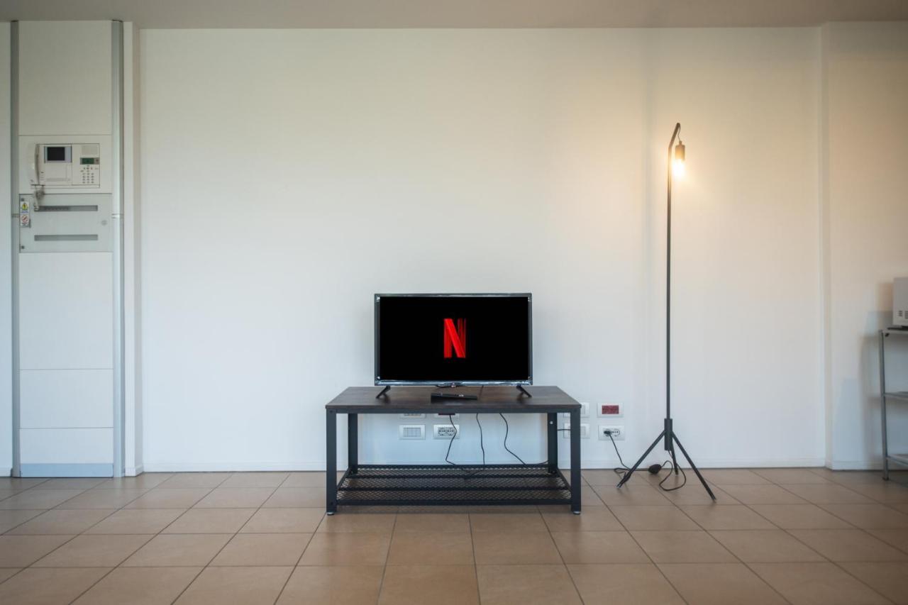 Apartament 350 M Dalla Stazione L Parcheggio Free L Nova Loft Parma Zewnętrze zdjęcie